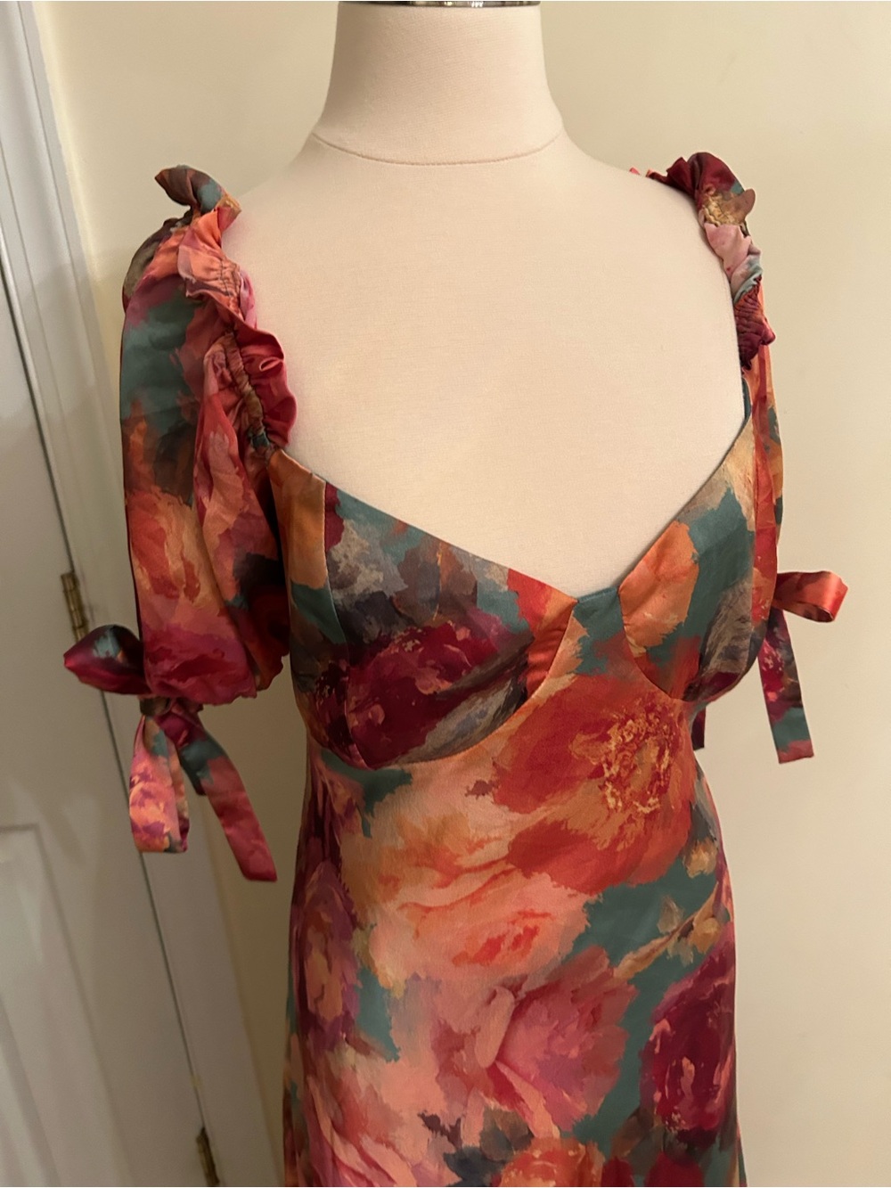 Anthropologie Dress Forum Maxi Silky Puffy Sleeves with bows Floral dress size L - Picture 2 of 9